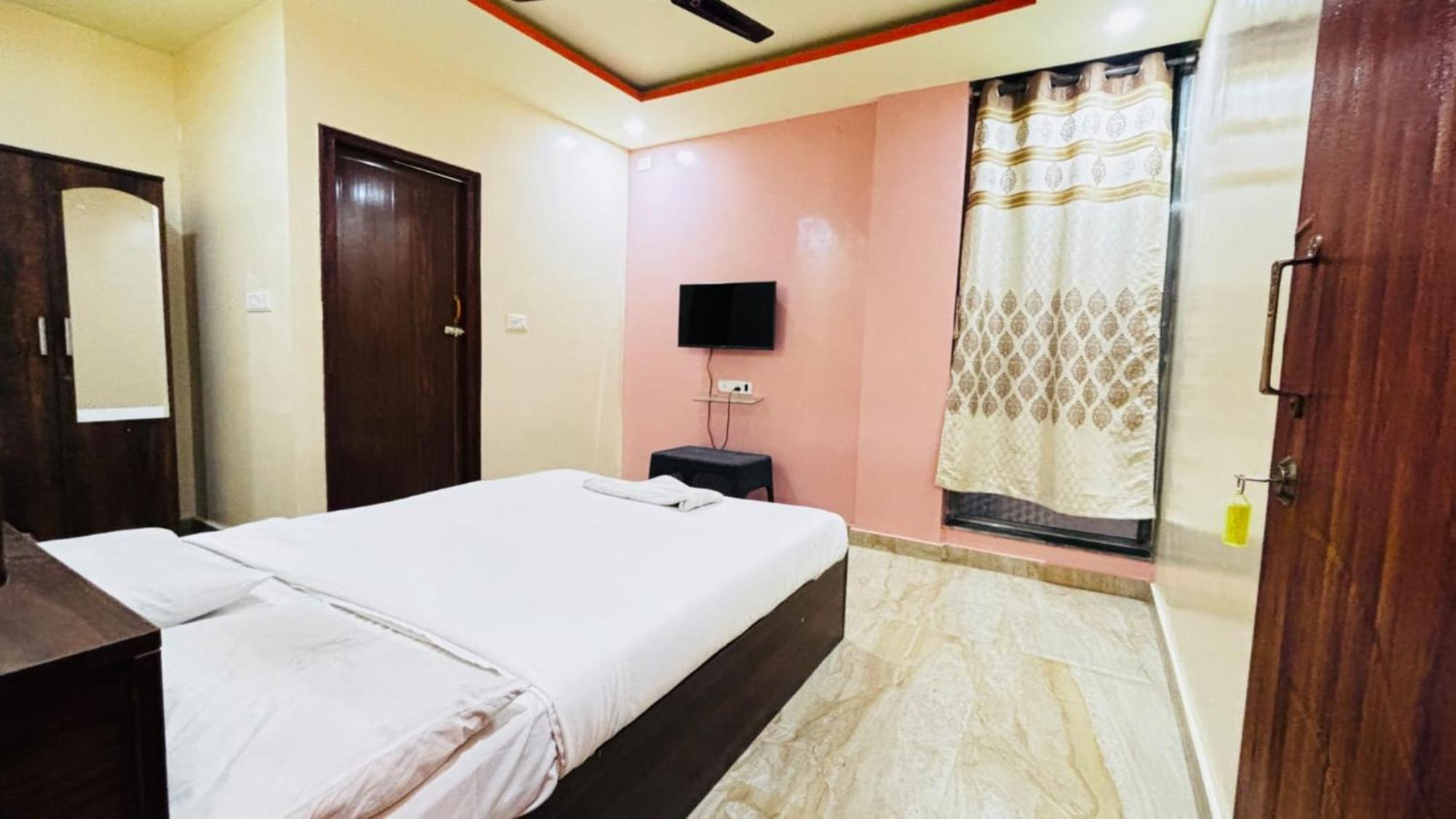 Hotel New Royal Ruby - Electronic City Phase 1 Kammasandra Dış mekan fotoğraf