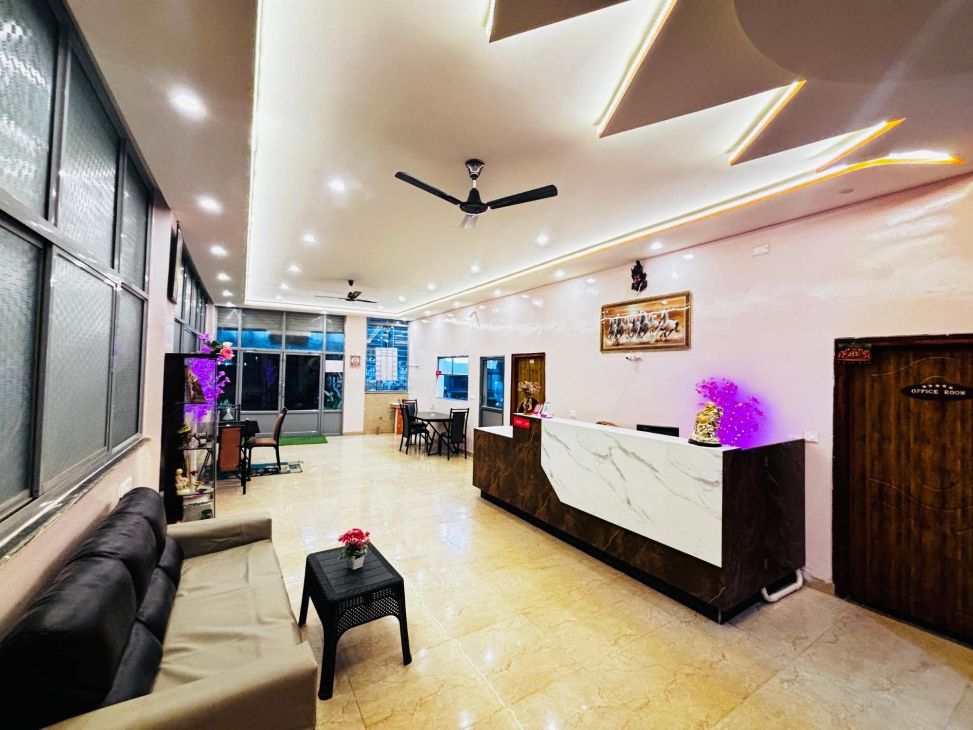 Hotel New Royal Ruby - Electronic City Phase 1 Kammasandra Dış mekan fotoğraf