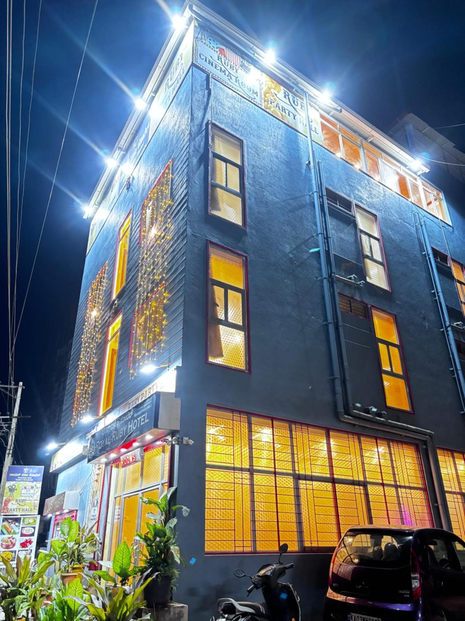 Hotel New Royal Ruby - Electronic City Phase 1 Kammasandra Dış mekan fotoğraf