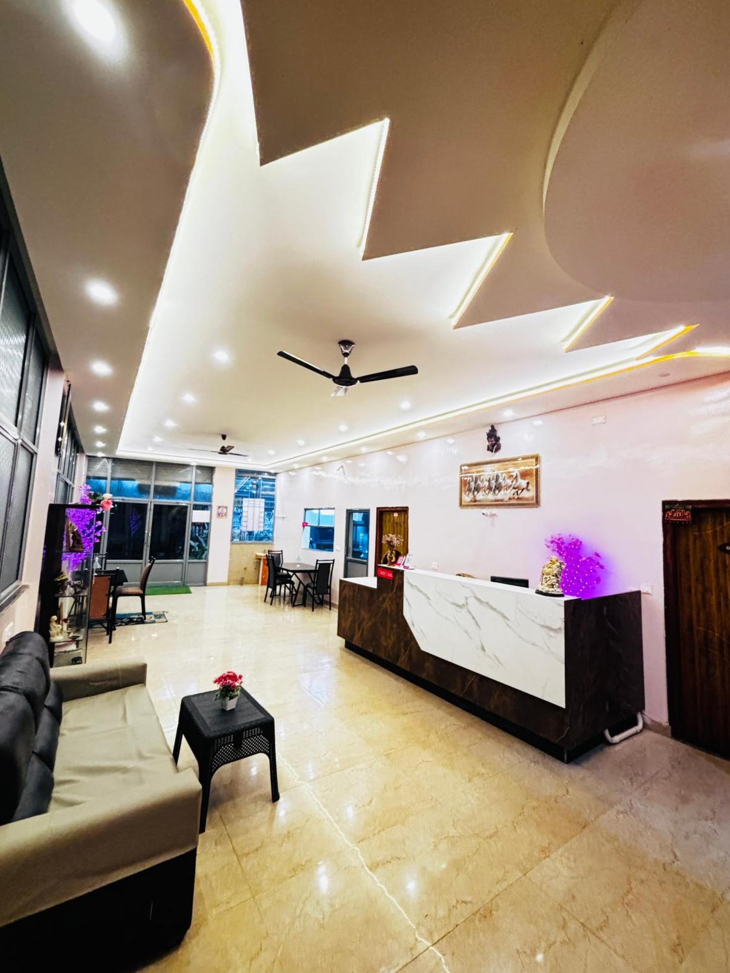 Hotel New Royal Ruby - Electronic City Phase 1 Kammasandra Dış mekan fotoğraf